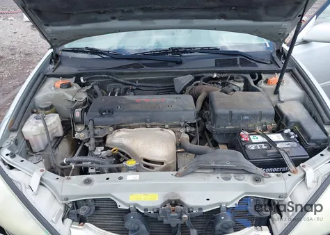 2004 Toyota Camry Le z USA, uszkodzony, nr VIN 4T1BE32K94U834319